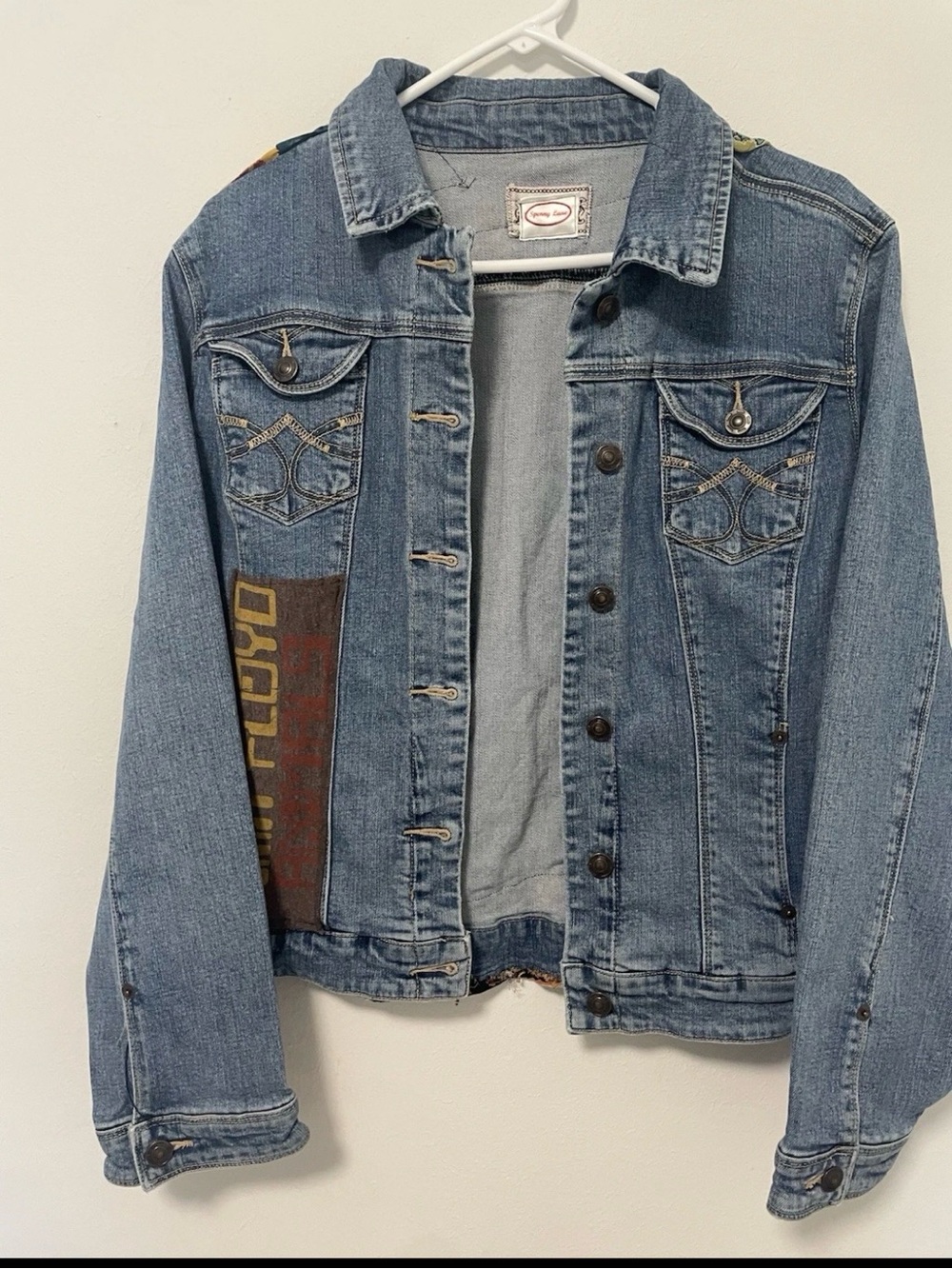 Pink Floyd Patchwork Denim Jacket for Women - Picture 2 of 15